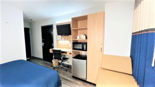 Microtel & Motel 3*